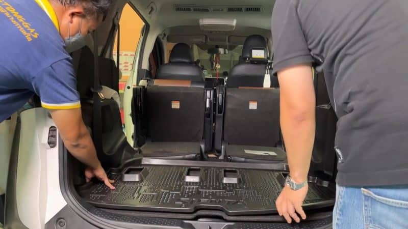 Toyota Sienta ติดแก๊ส ถังโดนัทวางบน หงษ์ทองแก๊ส