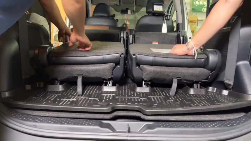 Toyota Sienta ติดแก๊ส ถังโดนัทวางบน หงษ์ทองแก๊ส