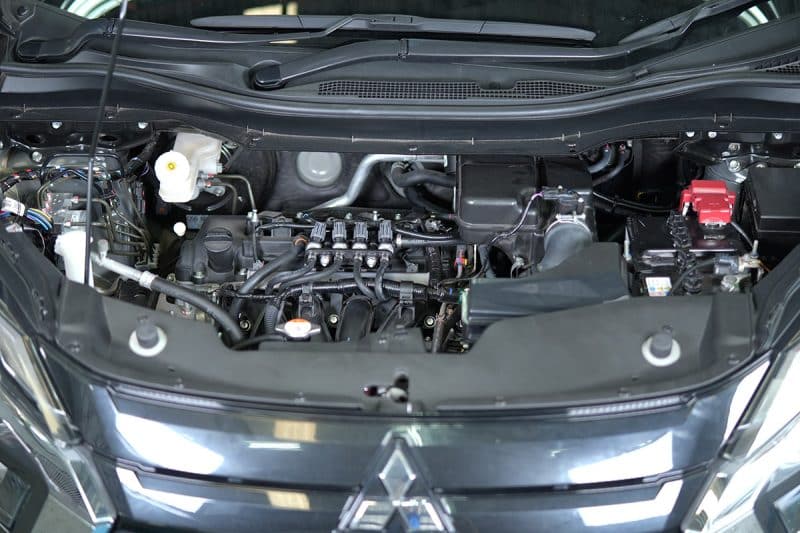 หน้าเครื่อง Mitsubishi Xpander ติดแก๊ส Prins ถังโดนัทหุ้มยาง หงษ์ทองแก๊ส