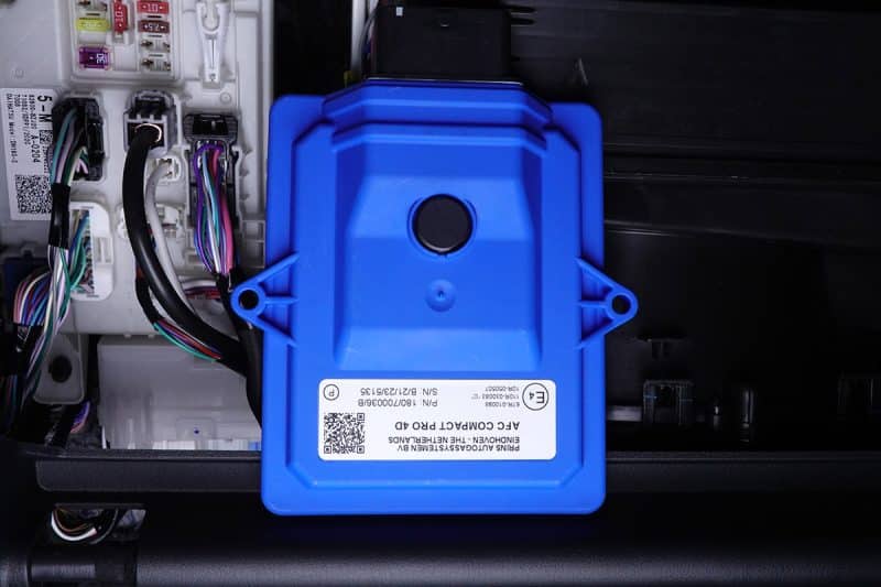 Toyota Veloz ติดแก๊ส LPG ถังโดนัทหุ้มยาง กล่องอีซียู Prins Silverline, Technomax หงษ์ทองแก๊ส