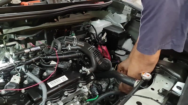 หน้าเครื่อง - TOYOTA VELOZ 1.5 ติดแก๊ส Prins ถังโดนัทใต้ท้องหุ้มยางอะไหล่ 48 ลิตร หงษ์ทองแก๊ส