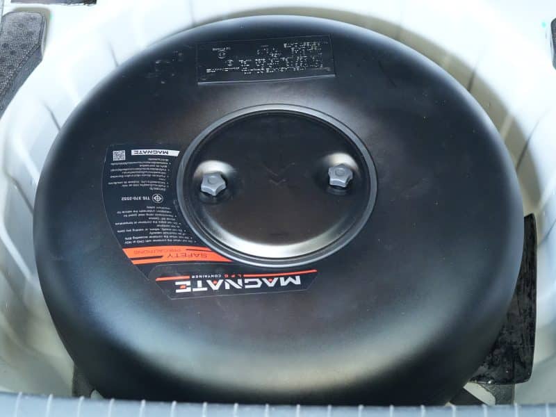 14.ถังโดนัทวางใน 54L Nissan Teana (นิสสัน เทียน่า) 2.5 XV 4สูบ ติดแก๊สlpg ชุดแก๊ส AC STAG 200 GOFAST เทคโนโลยีสุดประหยัด ติดแก๊สหงษ์ทอง