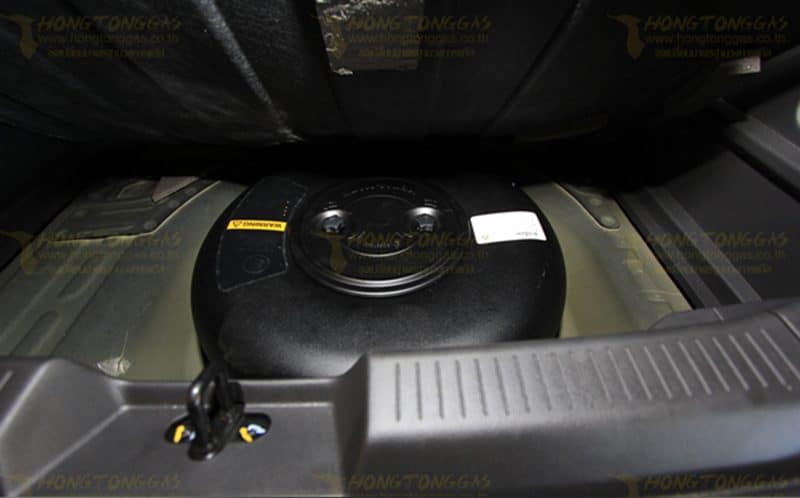 Chevrolet Sonic ติดแก๊ส หงษ์ทองแก๊ส ถังโดนัทวางบน