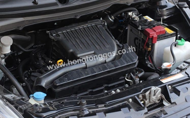 SUZUKI Swift ติดแก๊ส หงษ์ทองแก๊ส หน้าเครื่อง