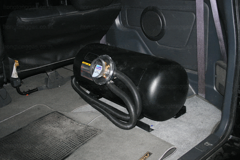 Suzuki APV ติดแก๊ส หงษ์ทองแก๊ส ถังแคปซูลวางบน