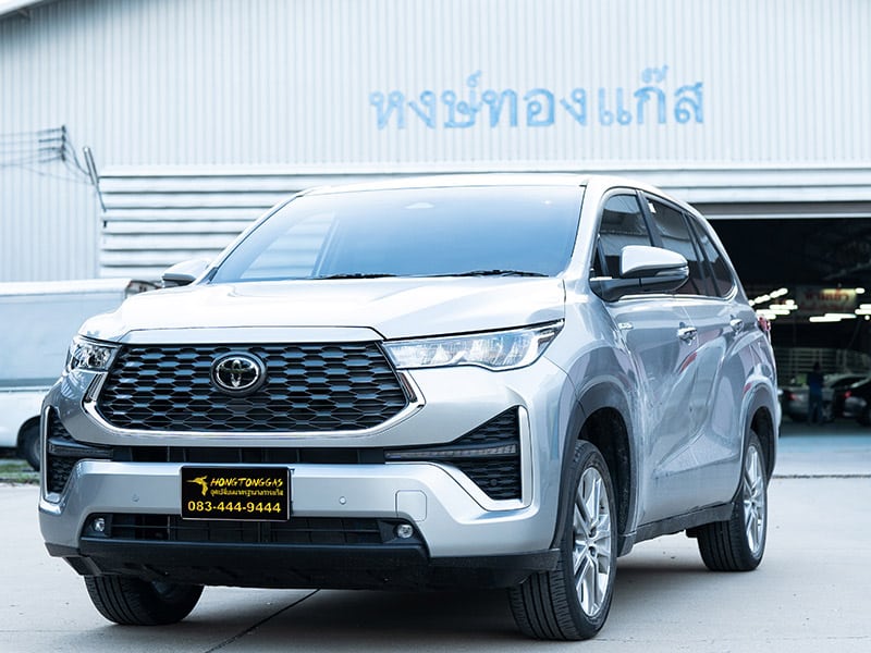 ติดแก๊ส TOYOTA INNOVA 2.0 D4S HYBRID 2023 หงษ์ทองแก๊ส ติดแก๊ส Prins vsi3di ถังโดนัทหุ้มยาง