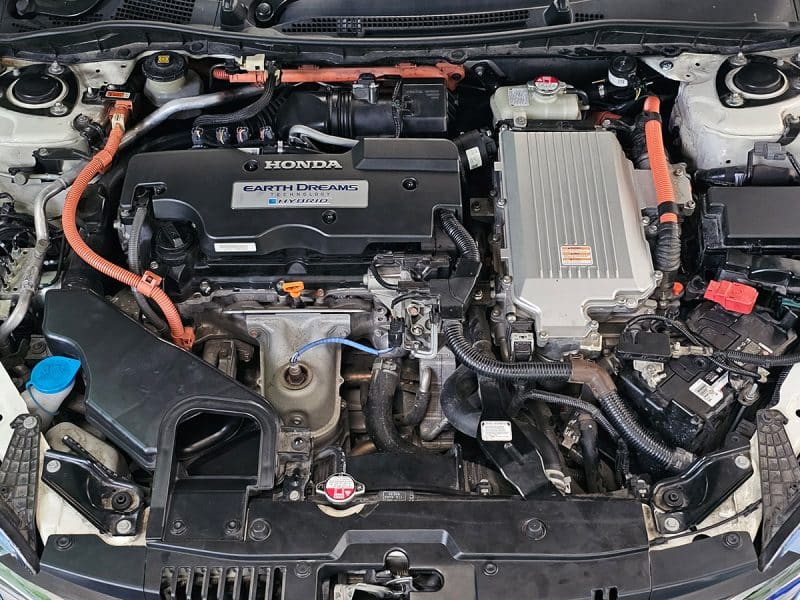 หน้าเครื่อง Honda Accord ehev ติดแก๊ส LPG Prins Silverline หงษ์ทองแก๊ส