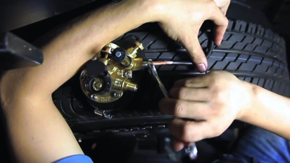 ติดแก๊ส lpg ถังโดนัม หุ้มยาง ราคา หงษ์ทองแก๊ส การันตีคุณภาพมาตรฐาน