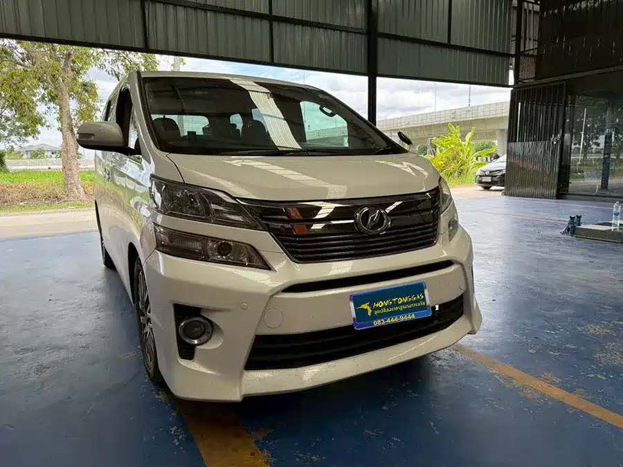 Toyota Vellfire 2.5 ติดแก๊ส
