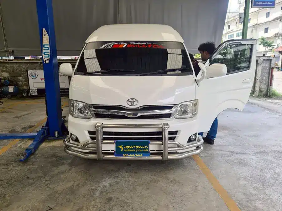 Toyota Commuter ติดแก๊ส