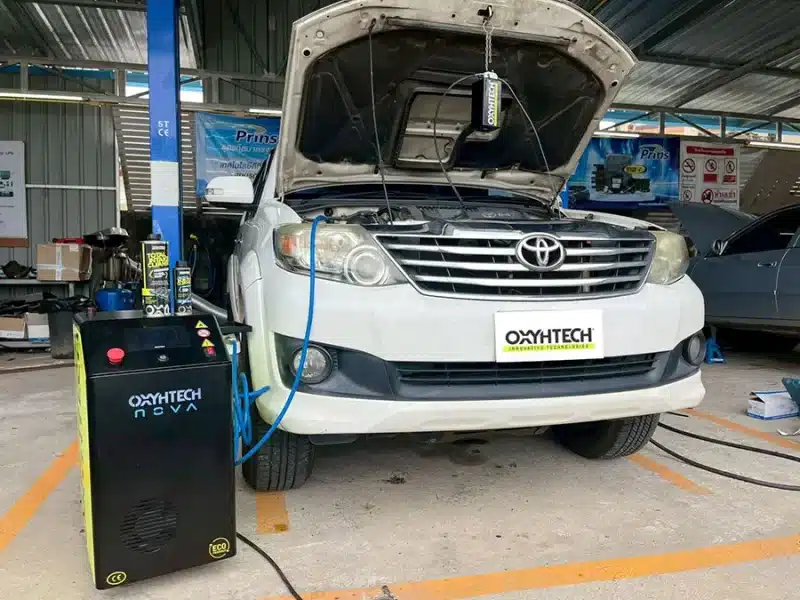 ลูกค้า Oxyhtech Toyota Fortuner VN Turbo Diese