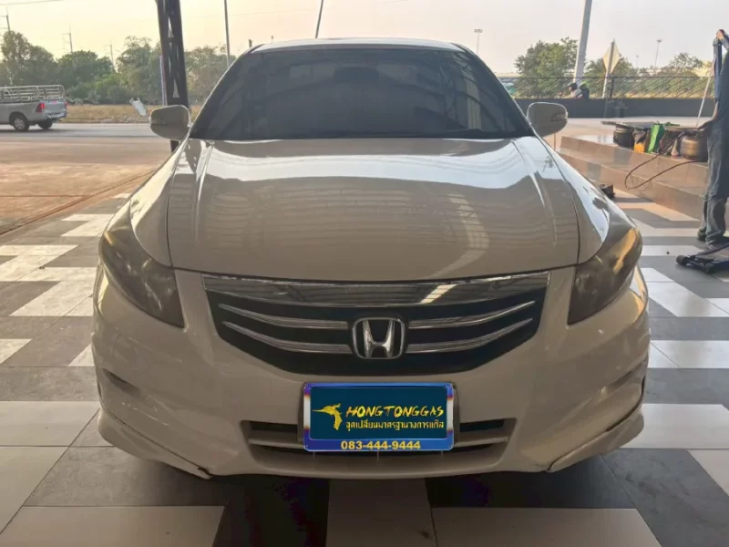 Honda Accord Prins Ecomax หม้อต้ม Tomasetto Nordic รางหัวฉีด Valtek กล่อง Prins AFC Compact 4D ถังโดนัทวางบน 52L