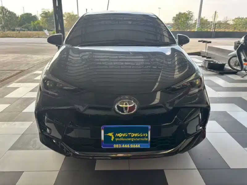 Toyota Yaris Prins EcoMax หม้อต้ม Tomasetto Nordic รางหัวฉีด HANA กล่อง Prins AFC Compact 4D ถังโดนัทวางบน 42L