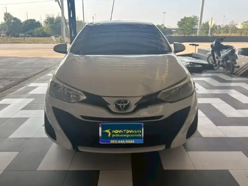 TOYOTA YARIS Prins EcoMax หม้อต้ม Tomasetto Nordic รางหัวฉีด HANA กรองแก๊ส Certools F-750 กล่อง Prins AFC Compact 4D ถังโดนัทวางบน 42L
