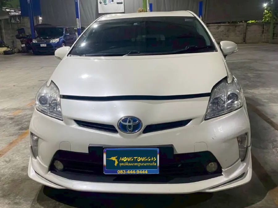 Toyota Prius Hybrid Prins Silverline หม้อต้ม Prins eVP-500 รางหัวฉีด Prins กรองแก๊ส Prins กล่อง Prins AFC Compact Pro 4D ถังโดนัทวางบน 52L