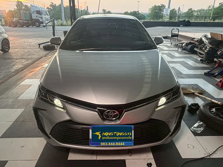 TOYOTA ALTIS ชุดแก๊ส AEB หม้อต้ม Tomasetto Nordic รางหัวฉีด HANA กรองแก๊ส Certools F-750 กล่อง AEB MP48 ถังโดนัทวางบน 42L