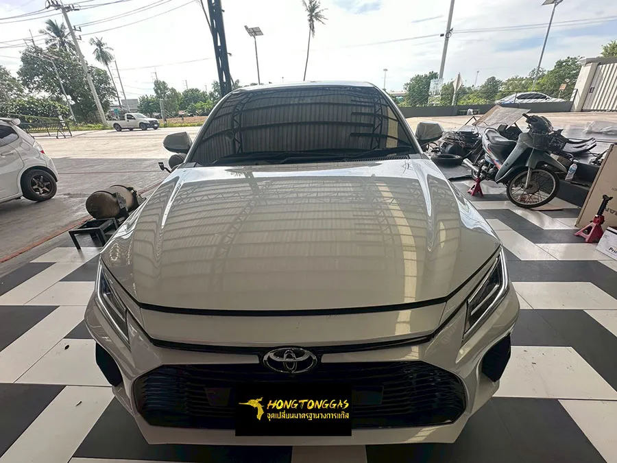 TOYOTA Yaris Ativ ชุดแก๊ส Prins EcoMax หม้อต้ม Tomasetto Nordic รางหัวฉีด Hana กรองแก๊สกลางสาย Certool F-750 กล่อง Prins AFC Compact 4D ถังโดนัทวางใน 42L