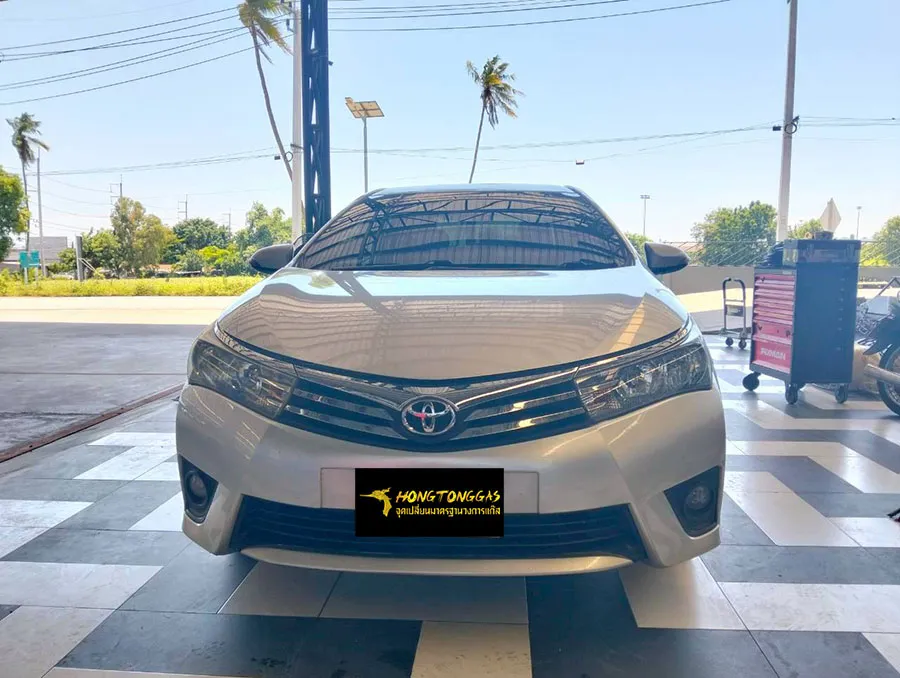 Toyota Altis Prins EcoMax หม้อต้ม Tomasetto Nordic รางหัวฉีด Hana กรองแก๊สกลางสาย Certool F-750 กล่อง Prins AFC Compact 4D ถังโดนัทวางใน 42L